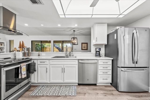 110 PARKSIDE COLONY DRIVE, Tarpon Springs, FL 34689