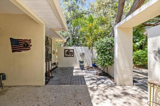 110 PARKSIDE COLONY DRIVE, Tarpon Springs, FL 34689