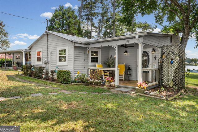 922 Clearwater Road, Sharpsburg, GA 30277