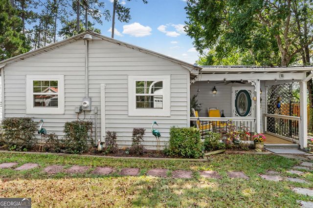 922 Clearwater Road, Sharpsburg, GA 30277