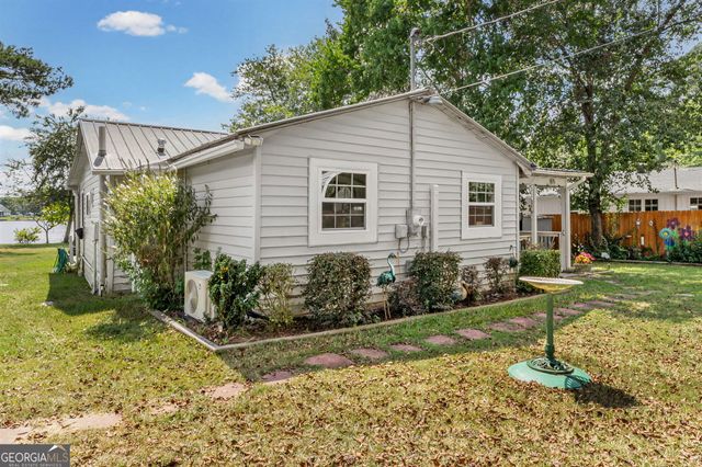 922 Clearwater Road, Sharpsburg, GA 30277