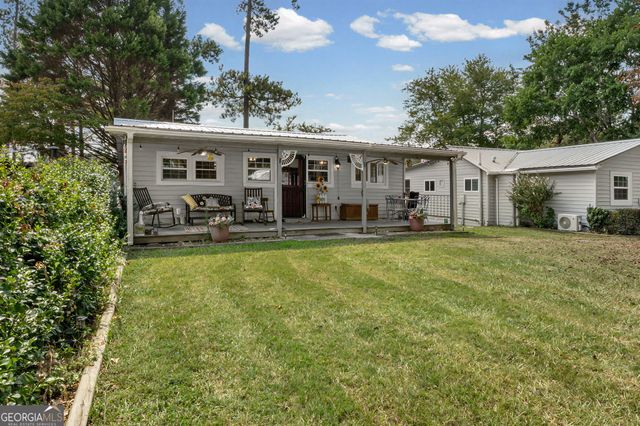 922 Clearwater Road, Sharpsburg, GA 30277