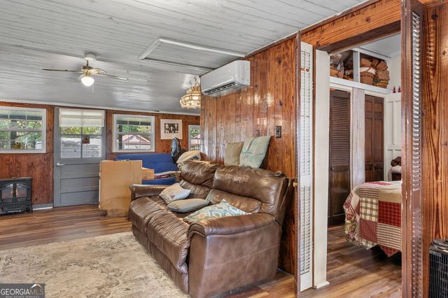 922 Clearwater Road, Sharpsburg, GA 30277