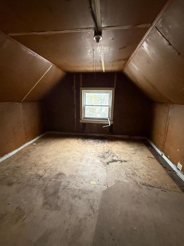 8127 S Coles Avenue, Chicago, IL 60617