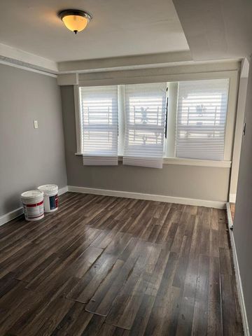 8127 S Coles Avenue, Chicago, IL 60617