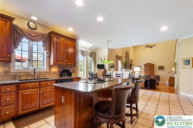 3015 Kerns Court, North Whitehall Twp, PA 18069