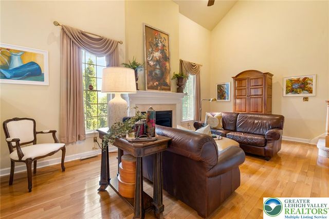 3015 Kerns Court, North Whitehall Twp, PA 18069