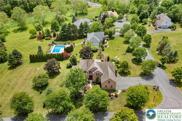 3015 Kerns Court, North Whitehall Twp, PA 18069
