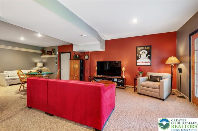 3015 Kerns Court, North Whitehall Twp, PA 18069