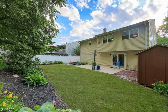 45 Fieldstone Dr, Somerville Boro, NJ 08876