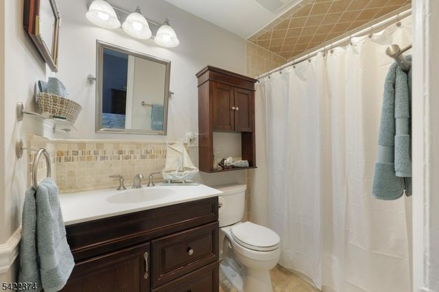 45 Fieldstone Dr, Somerville Boro, NJ 08876
