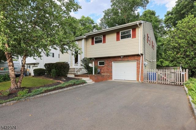 45 Fieldstone Dr, Somerville Boro, NJ 08876