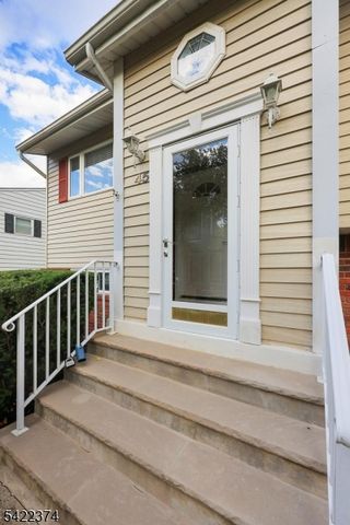 45 Fieldstone Dr, Somerville Boro, NJ 08876