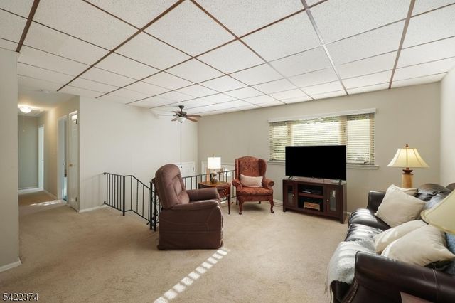 45 Fieldstone Dr, Somerville Boro, NJ 08876