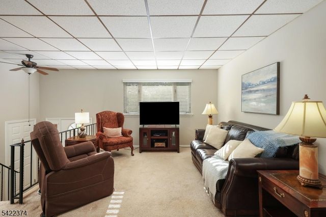 45 Fieldstone Dr, Somerville Boro, NJ 08876