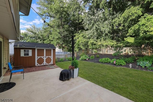 45 Fieldstone Dr, Somerville Boro, NJ 08876