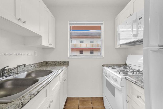 4655 Palm Ave 205, Hialeah, FL 33012