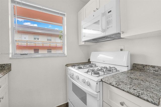 4655 Palm Ave 205, Hialeah, FL 33012