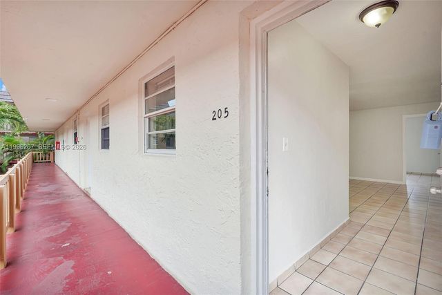 4655 Palm Ave 205, Hialeah, FL 33012