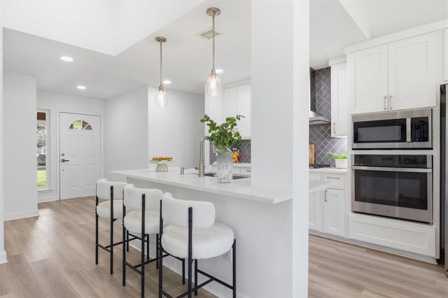 304 Loganberry CT, Austin, TX 78745