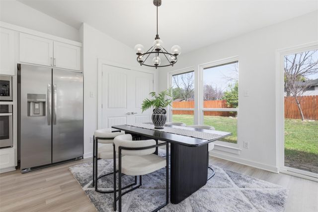 304 Loganberry CT, Austin, TX 78745