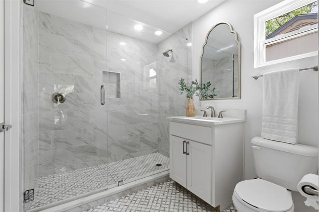 304 Loganberry CT, Austin, TX 78745