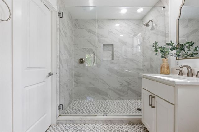 304 Loganberry CT, Austin, TX 78745