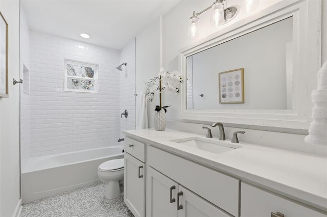 304 Loganberry CT, Austin, TX 78745