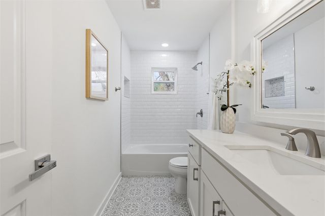 304 Loganberry CT, Austin, TX 78745