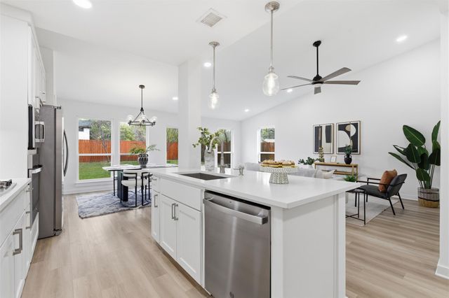 304 Loganberry CT, Austin, TX 78745