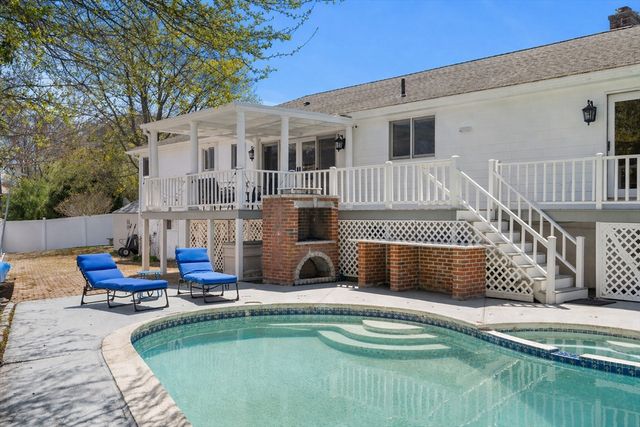 6 Melina Rd, Newton, MA 02459