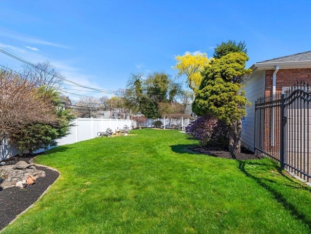 6 Melina Rd, Newton, MA 02459