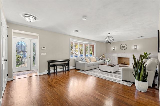6 Melina Rd, Newton, MA 02459