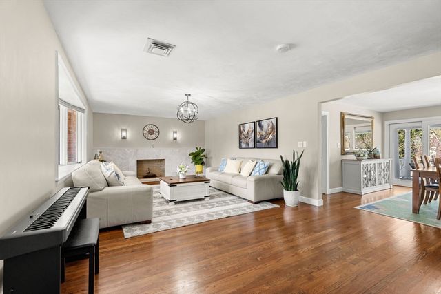 6 Melina Rd, Newton, MA 02459
