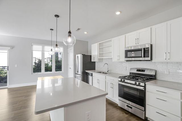 1020 Pennsylvania Avenue, Columbus, OH 43201