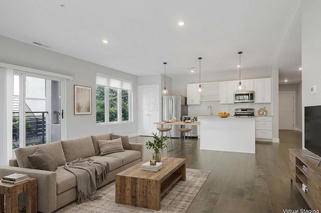 1020 Pennsylvania Avenue, Columbus, OH 43201