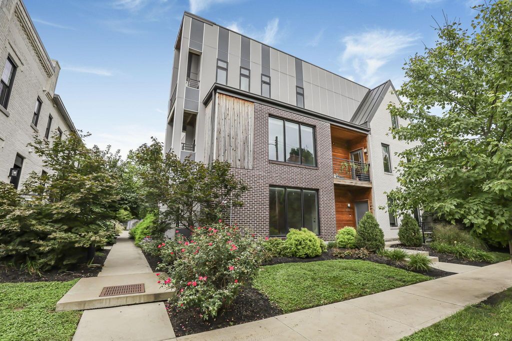 1020 Pennsylvania Avenue, Columbus, OH 43201