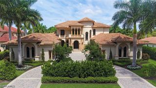 2581 ESCADA DR, Naples, FL 34109