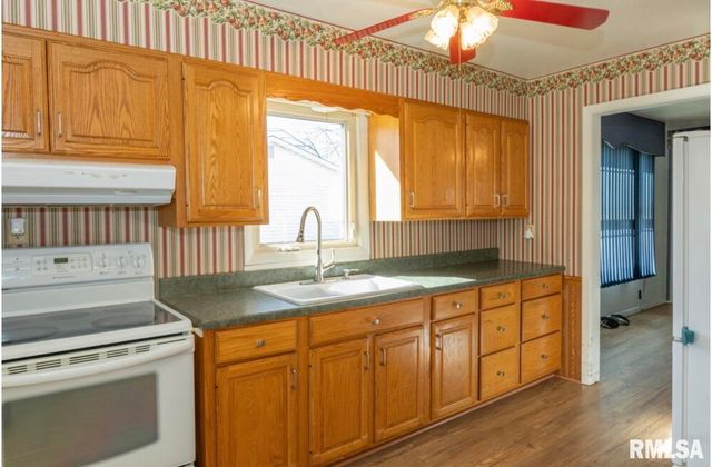 214 S TAZEWELL Street, Metamora, IL 61548