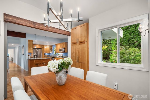 909 110th Avenue SE, Bellevue, WA 98004