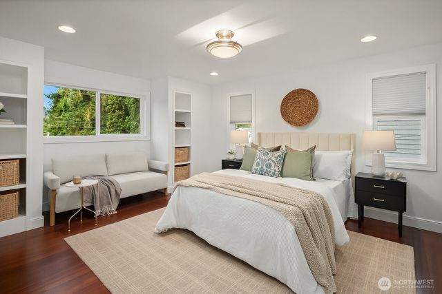 909 110th Avenue SE, Bellevue, WA 98004