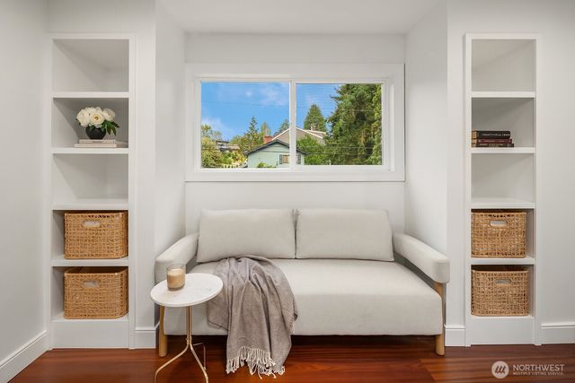 909 110th Avenue SE, Bellevue, WA 98004