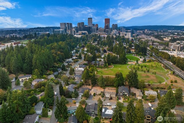 909 110th Avenue SE, Bellevue, WA 98004