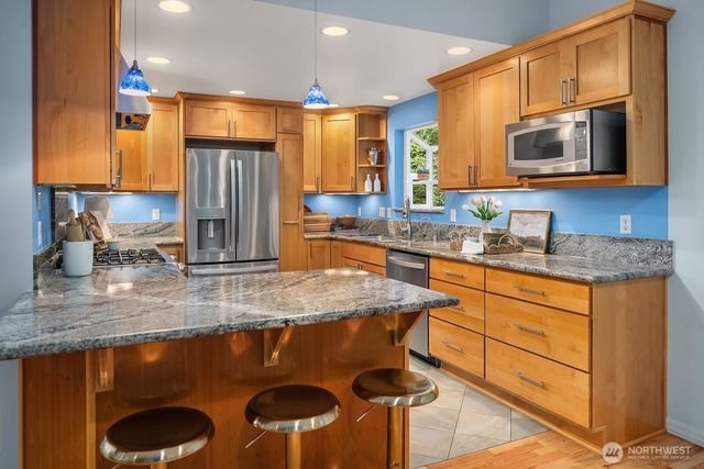 909 110th Avenue SE, Bellevue, WA 98004