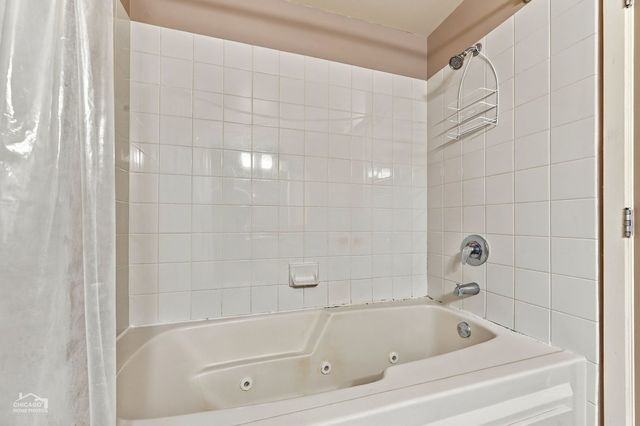 1000 E 53rd Street 107, Chicago, IL 60615