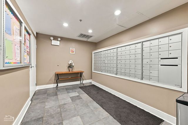 1000 E 53rd Street 107, Chicago, IL 60615
