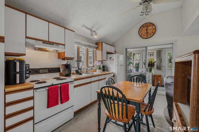 8 & 10 Swan Avenue, Old Lyme, CT 06371