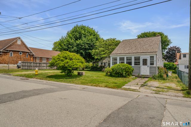 8 & 10 Swan Avenue, Old Lyme, CT 06371
