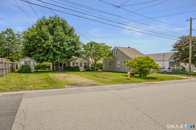 8 & 10 Swan Avenue, Old Lyme, CT 06371