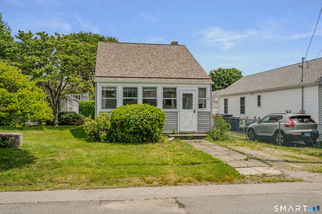 8 & 10 Swan Avenue, Old Lyme, CT 06371